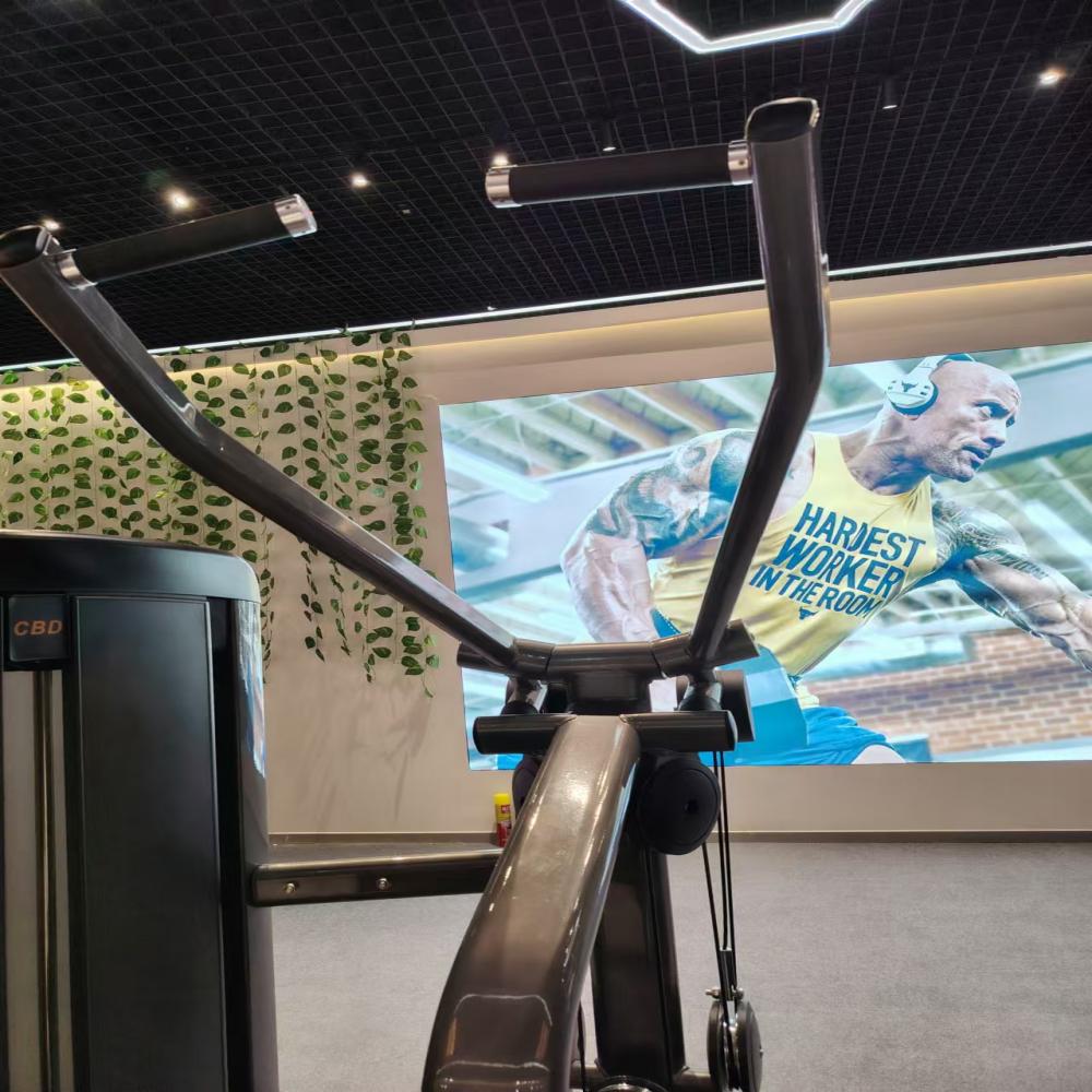 معدات رياضية تجارية عالية الجو - مراجعة Heavy Equipment Gym وسعره